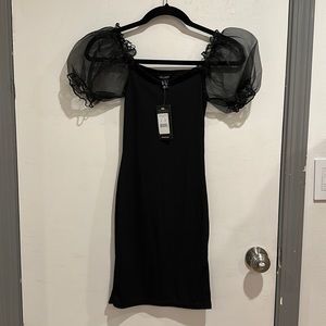 Puff sleeve organza black dress